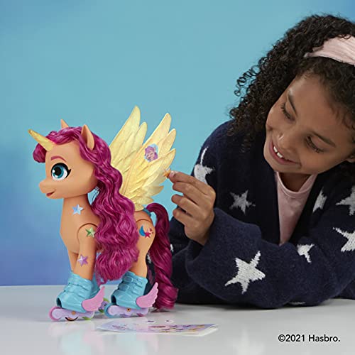 My Little Pony: A New Generation Movie Sing 'N Skate Sunny Starscout - Interactive 22.5-cm Remote Control Toy with 50 Reactions, Lights