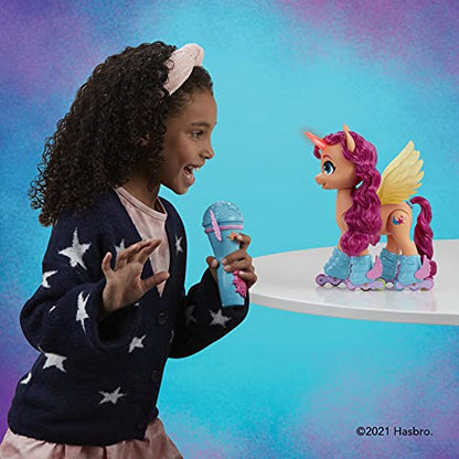 My Little Pony: A New Generation Movie Sing 'N Skate Sunny Starscout - Interactive 22.5-cm Remote Control Toy with 50 Reactions, Lights