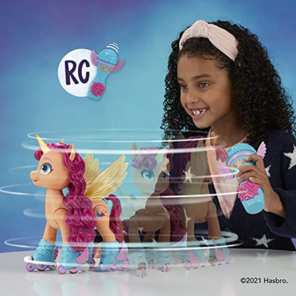 My Little Pony: A New Generation Movie Sing 'N Skate Sunny Starscout - Interactive 22.5-cm Remote Control Toy with 50 Reactions, Lights